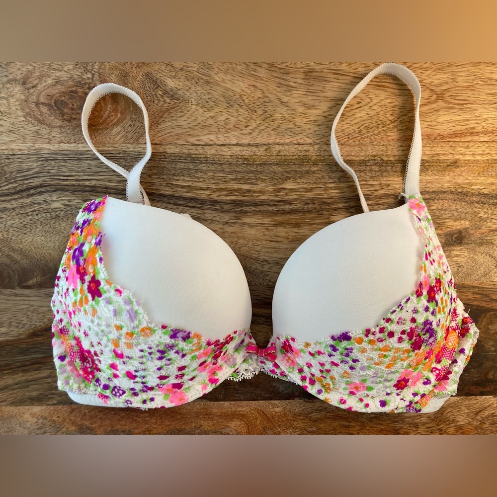 Victoria Secrets Floral padded bra